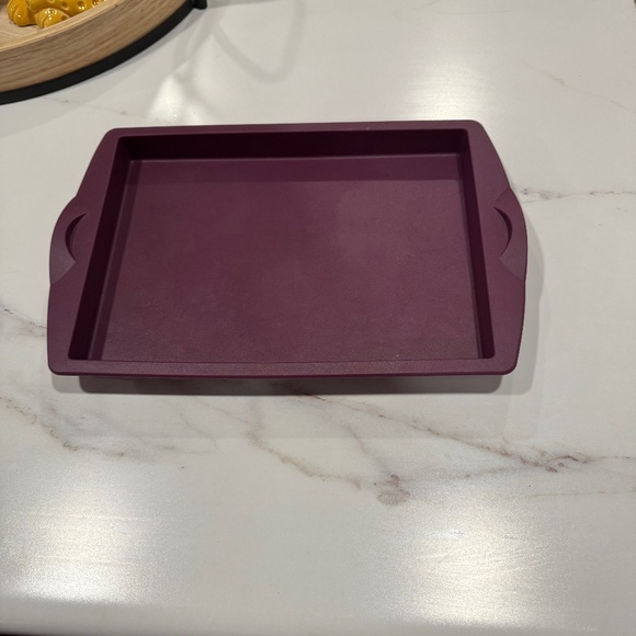 Brand New Tupperware Silicone rectangular baking tray form pan #27962 - Picture 1 of 8